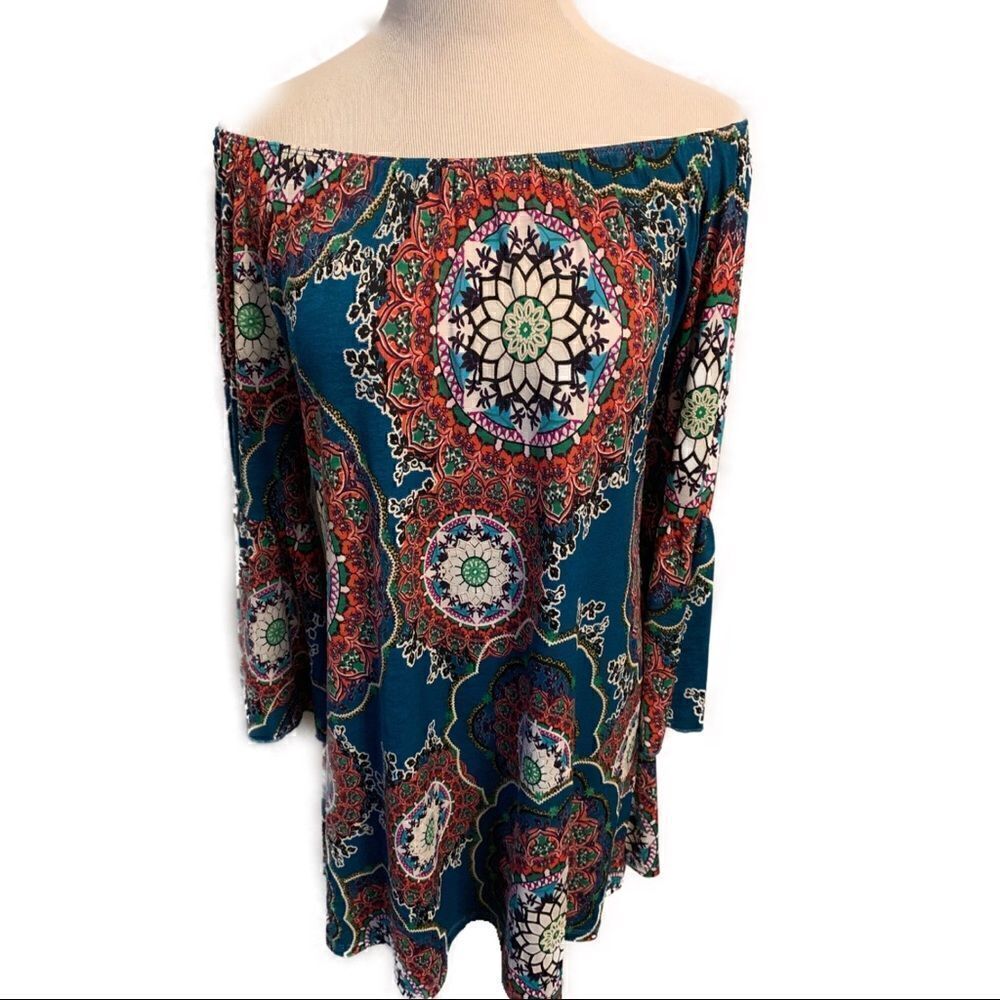 2 B Together Medallion Bell Sleeve Dress Sz M